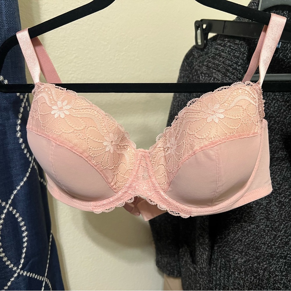New without tags pink bra by Frederick’s of Hollywood. 38DD